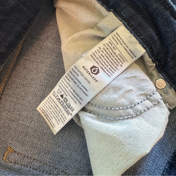 Levi’s Mid-Rise Straight jeans - Picture 4 of 6